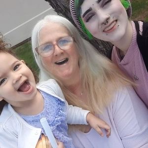 Meet your Posher, Becky